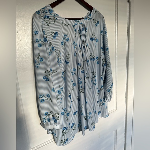 NYDJ Floral Blouse - Picture 5 of 16